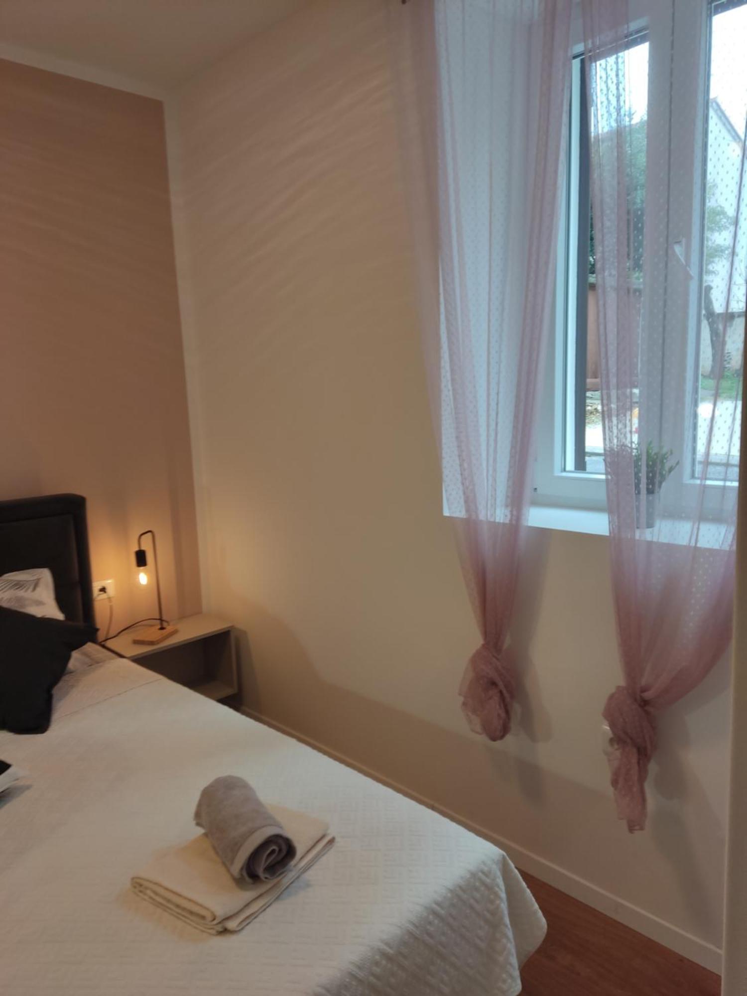 Apartment Lux Arena Ema